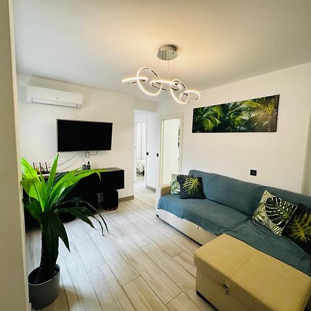 Apartamento Fabrynne Beach Málaga Extérieur photo