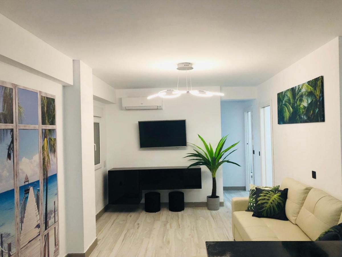 Apartamento Fabrynne Beach Málaga Extérieur photo