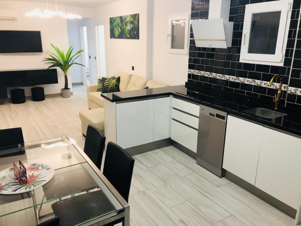 Apartamento Fabrynne Beach Málaga Extérieur photo