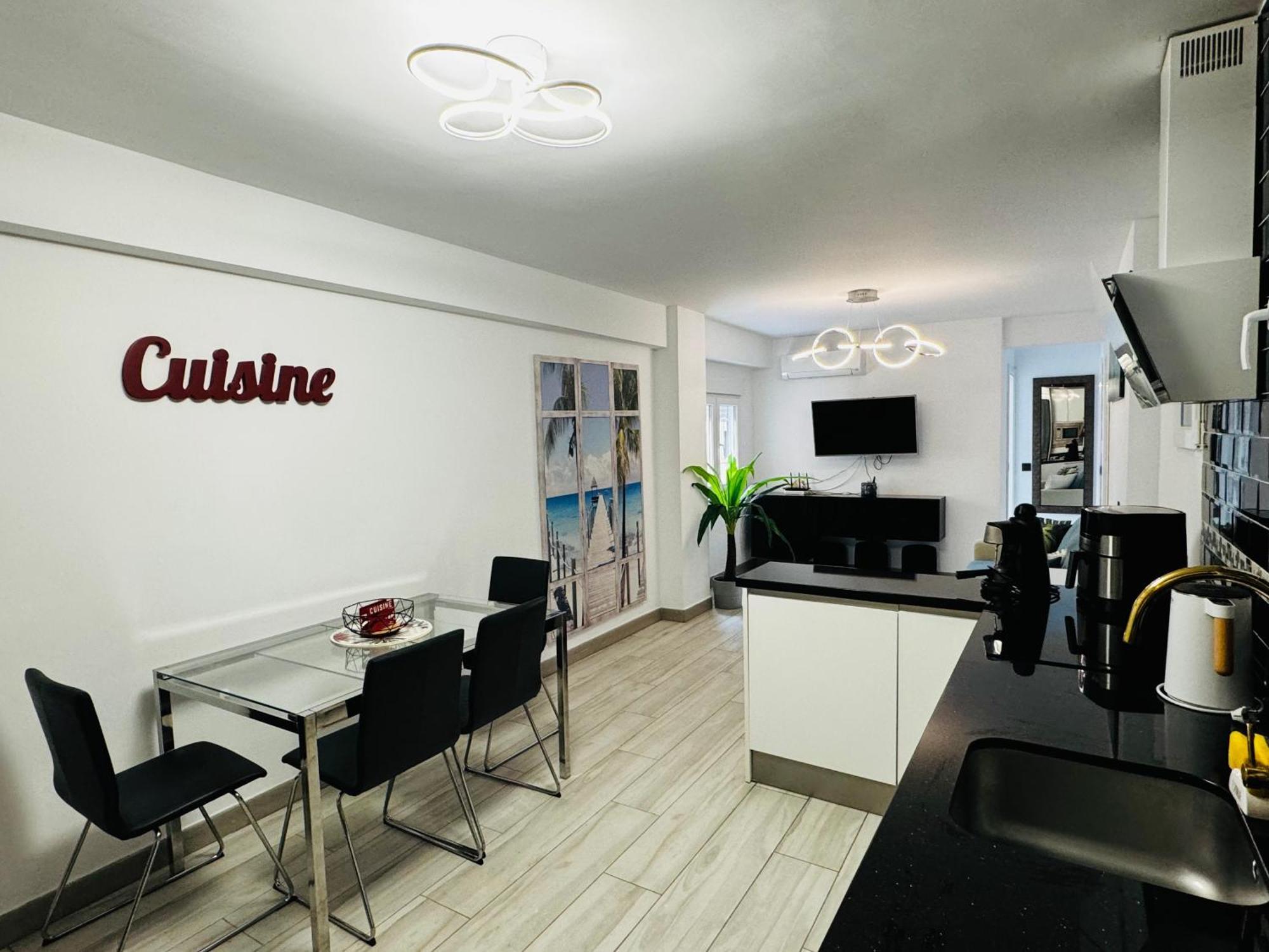 Apartamento Fabrynne Beach Málaga Extérieur photo